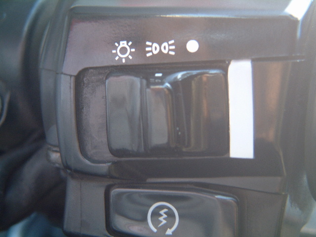 CBR1100XX 逆輸入車用 ヘッドライトの常時点灯方法